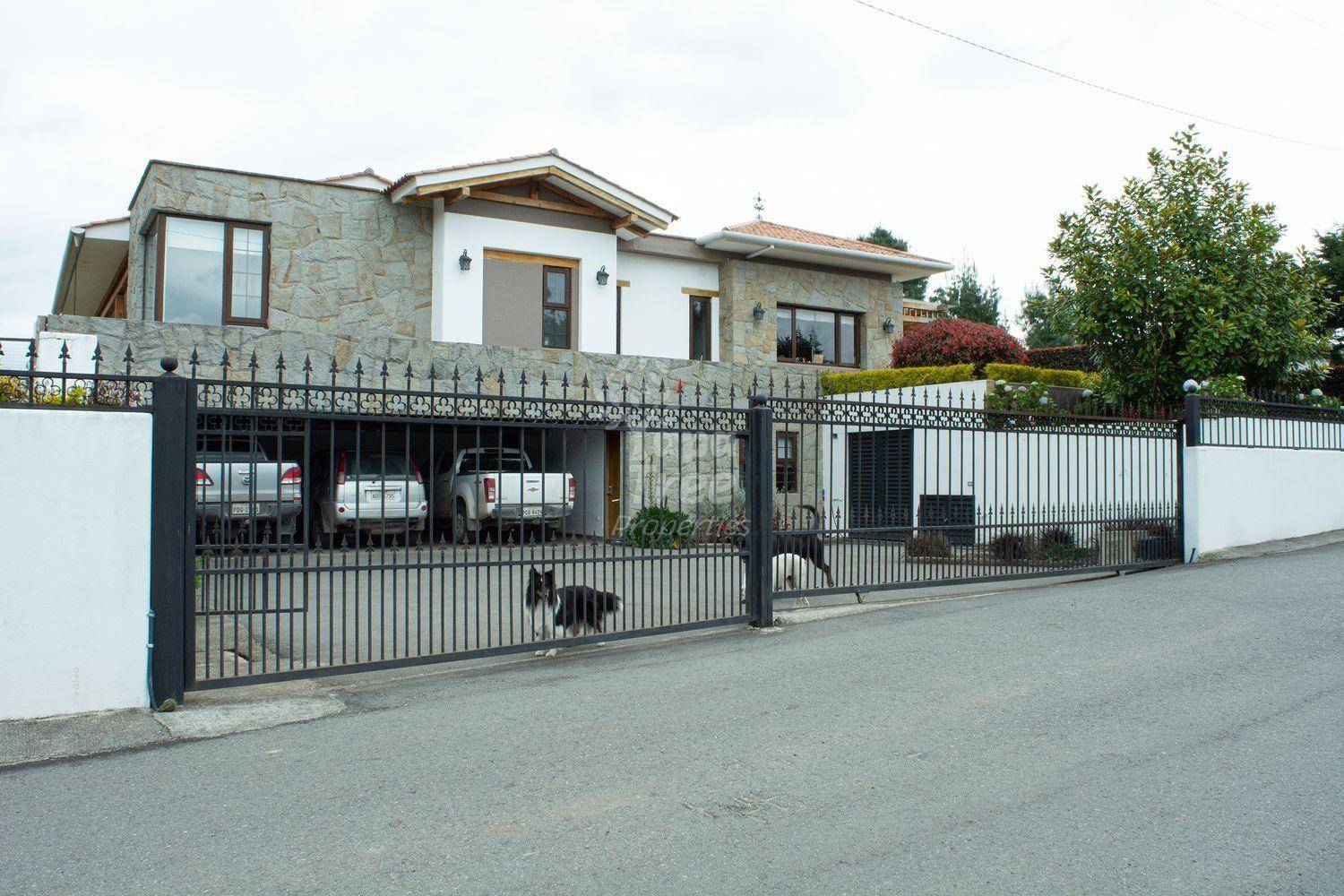 Stunning 4BDR Home in Exclusive Hacienda El Alamo