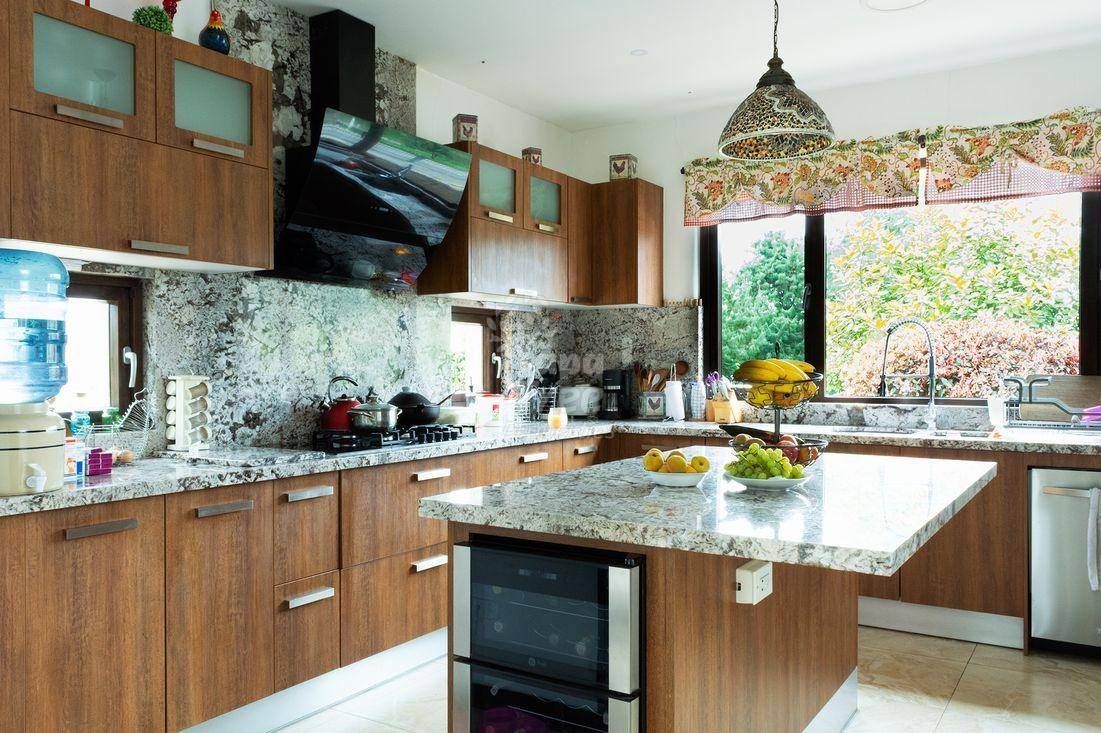 Stunning 4BDR Home in Exclusive Hacienda El Alamo