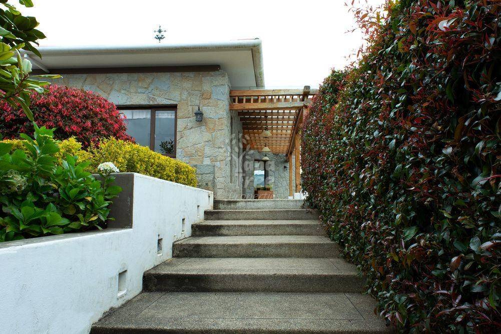 Stunning 4BDR Home in Exclusive Hacienda El Alamo