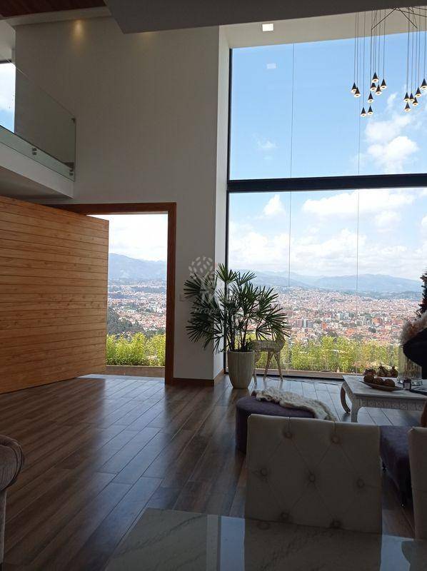 Stunning 4BDR Modern House in Turi with Panoramic Views of the City