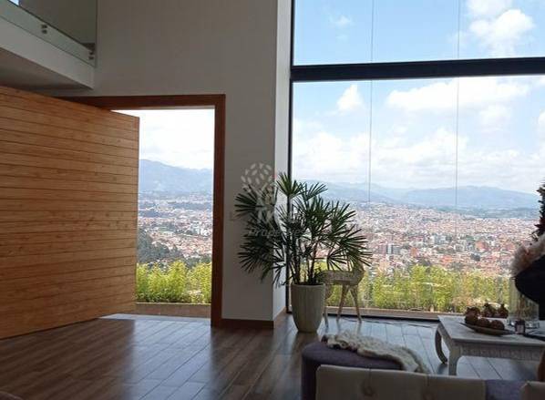 Stunning 4BDR Modern House in Turi with Panoramic Views of the City