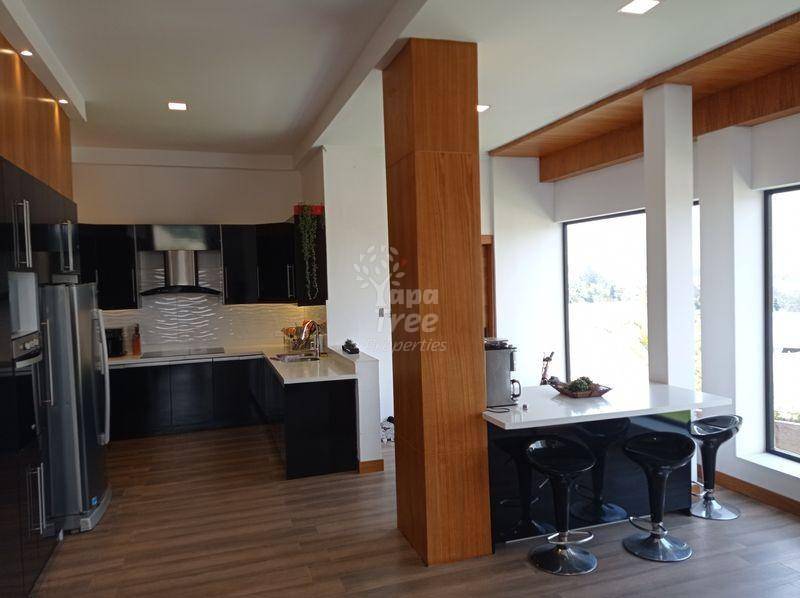 Stunning 4BDR Modern House in Turi with Panoramic Views of the City