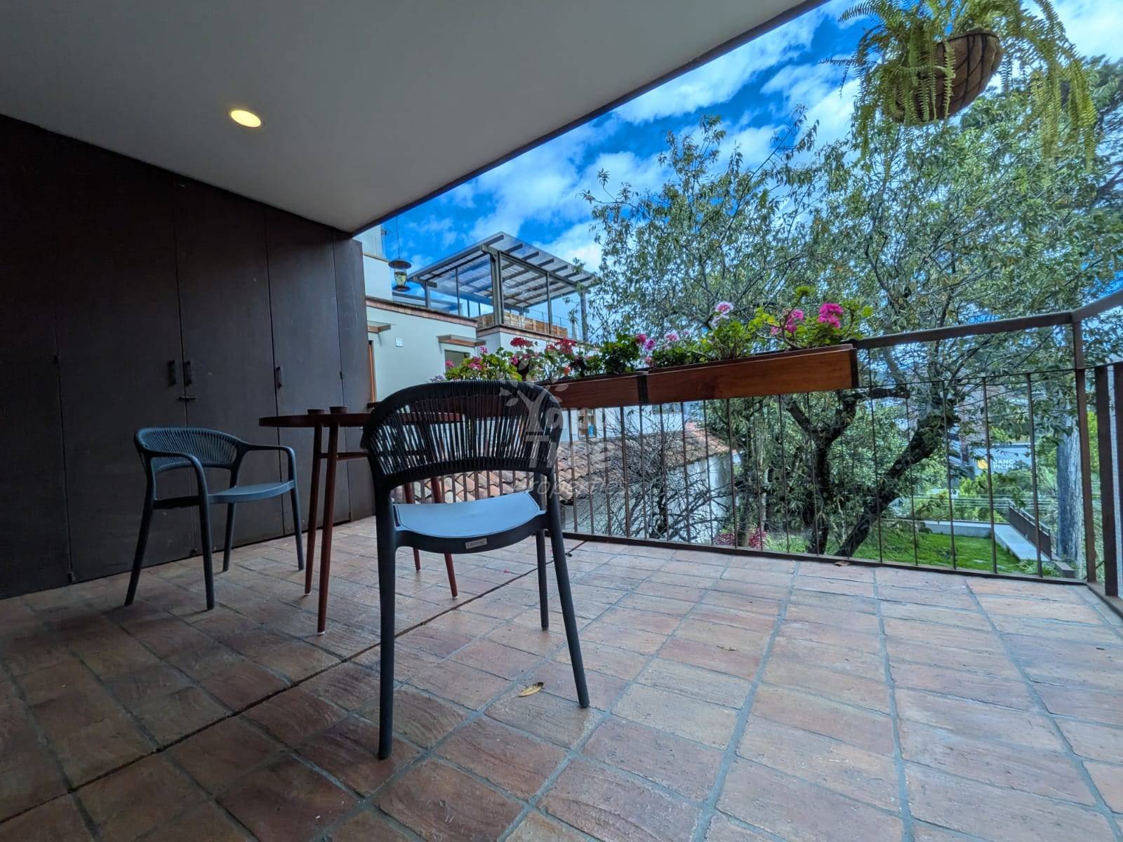 Urban Retreat: Loft-Style Living in Cuenca