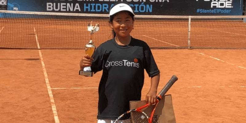 Sisa proudly showing her new trophy