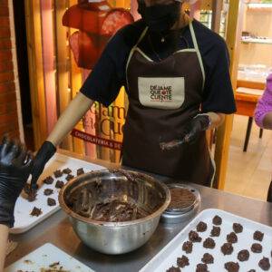 Dejame Que Te Cuente Chocolate Making